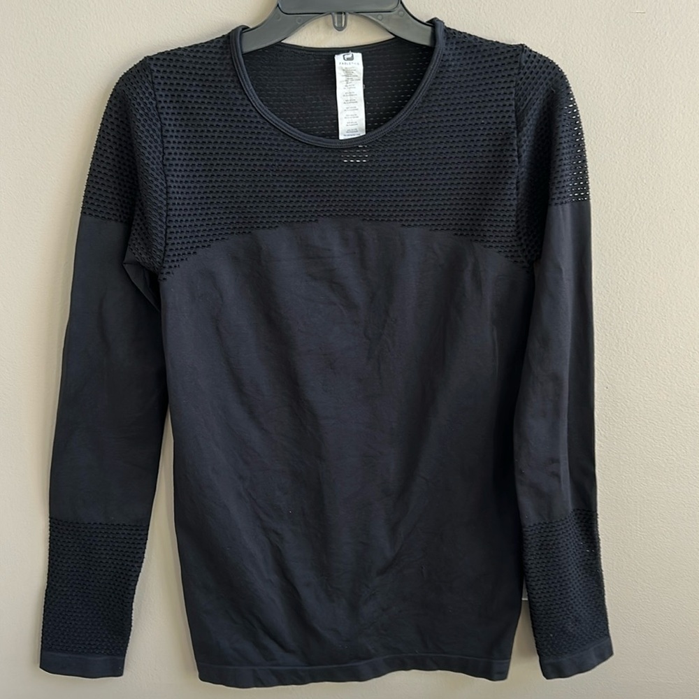 Fabletics Black Musetta seamless Vented Mesh Long Sleeve Athletic Top Medium